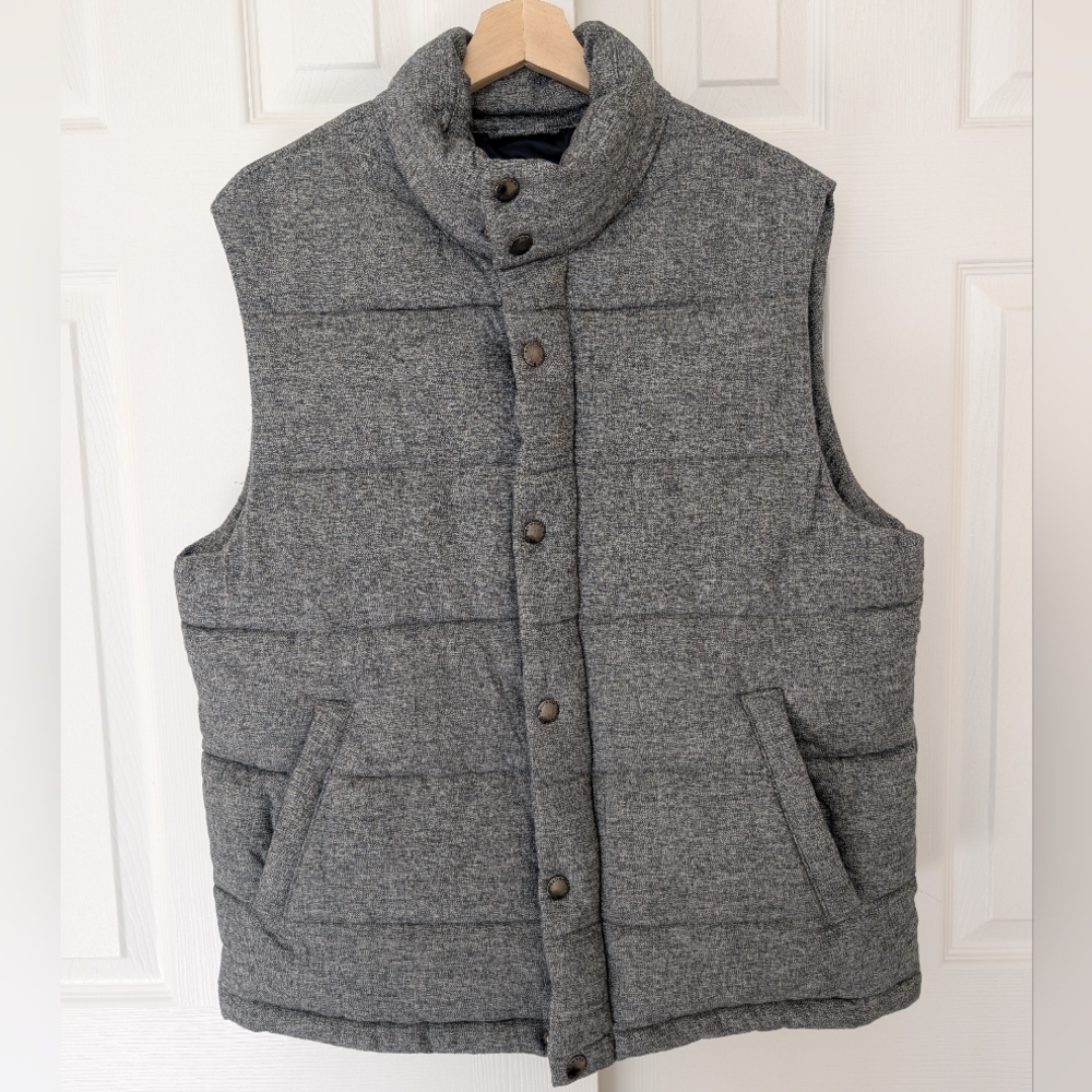 Banana Republic Men' Quilted Puffer Heather Grey Vest , size L zipper pockets